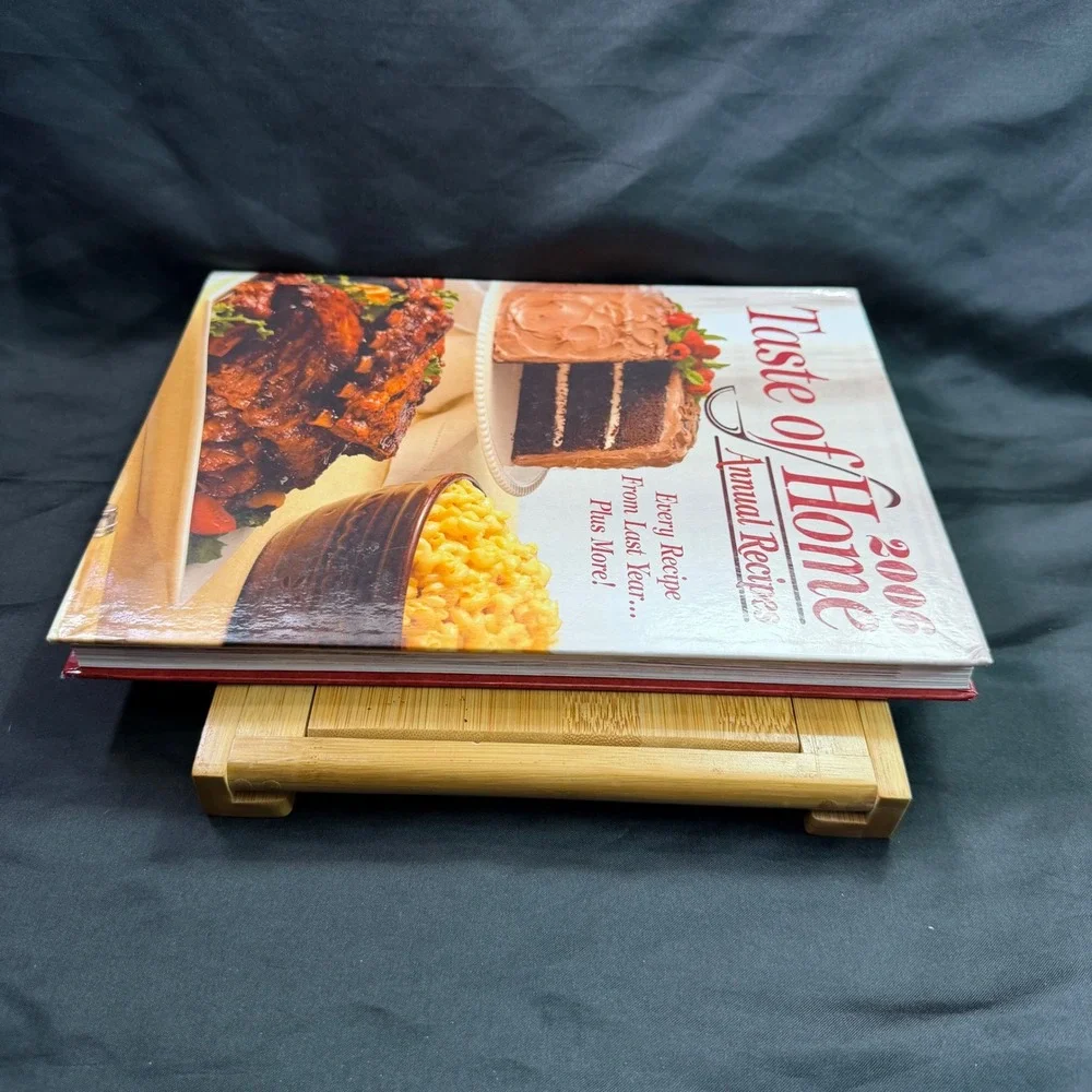 Taste of Home 2006 Annual Recipes Hardcover Cookbook 507 Recipes 0898214572